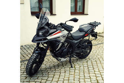 T 1002VX ČERNÁ - PŘEDVÁDĚCÍ MOTOCYKL