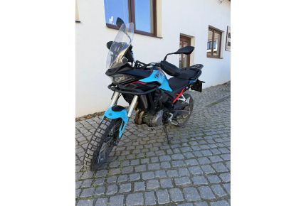 T352 X MODRÁ - PŘEDVÁDĚCÍ MOTOCYKL