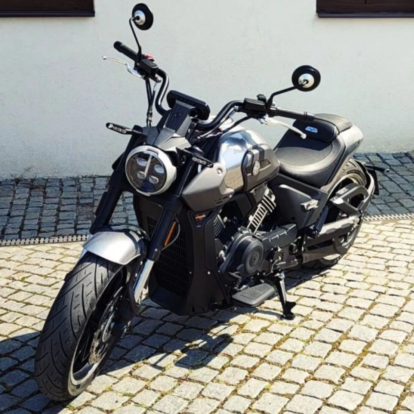 C1002V - PŘEDVÁDĚCÍ MOTOCYKL